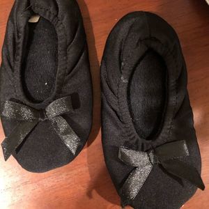 5/$25.00 Baby ballet shoe size small 6 to 9 leather bottom